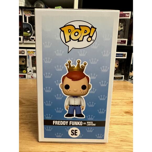 LIMITED SHOW EDITION 550 PIECE Freddy Funko White Lantern Pop DC Comics Fundays - Picture 2 of 6